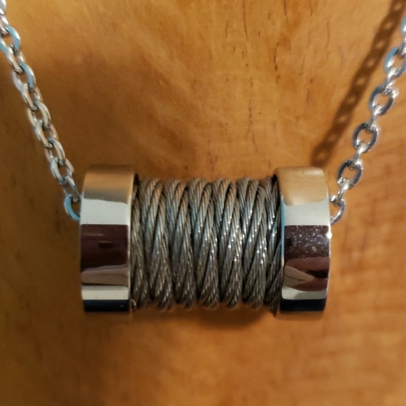 Chisel Steel cylinder on curb chain - Picture 2 of 4